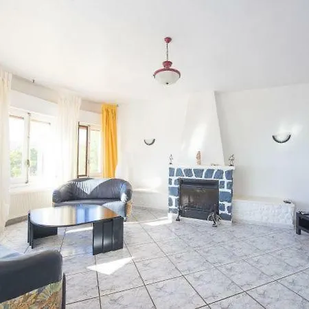 Sleeps 8 Pool